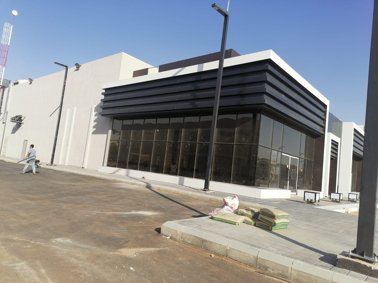 رواد الزجاج بالرياض