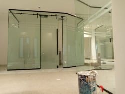 رواد الزجاج بالرياض