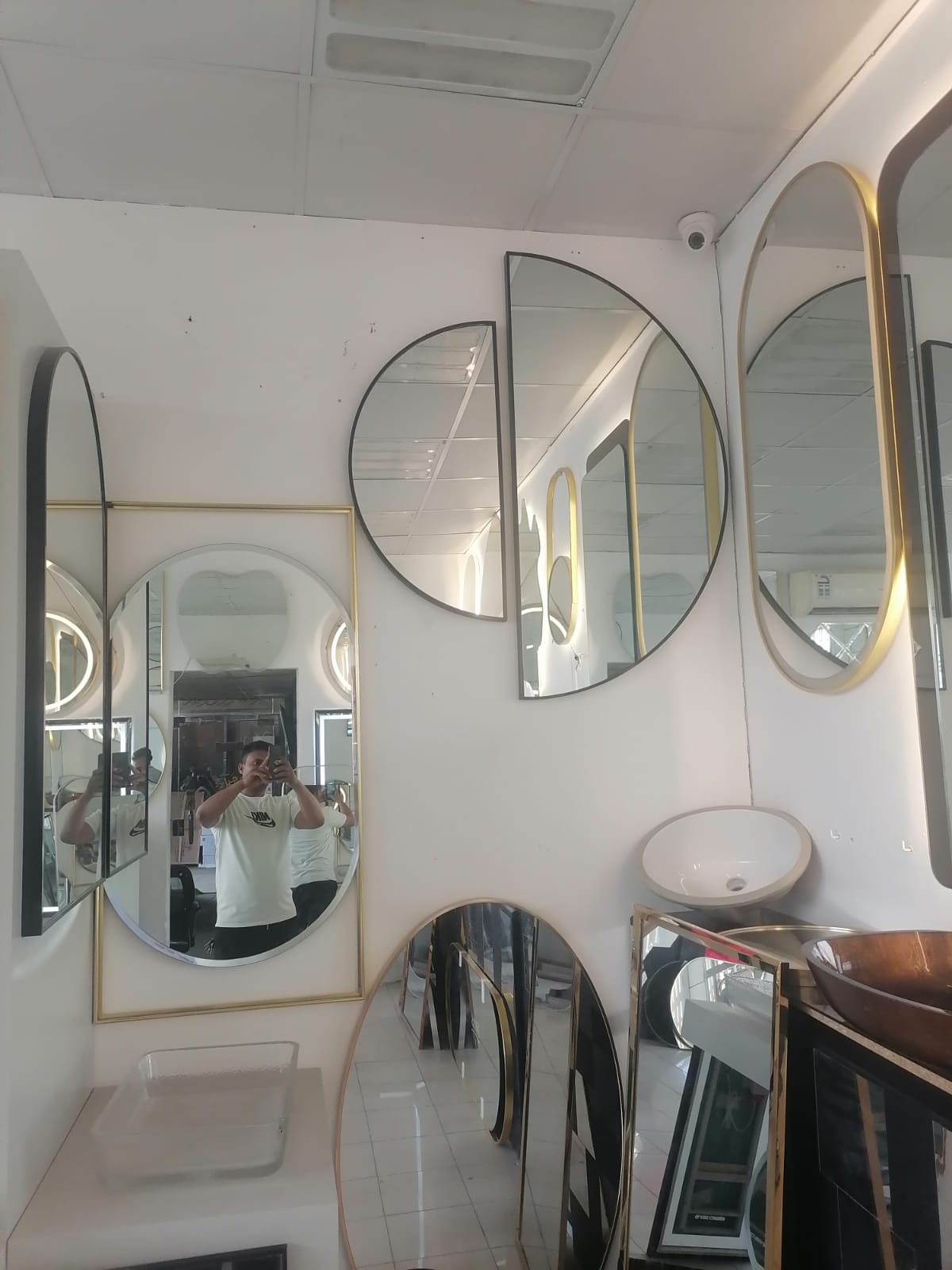 رواد الزجاج بالرياض