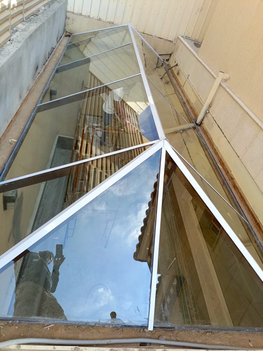 رواد الزجاج بالرياض