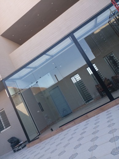 رواد الزجاج بالرياض