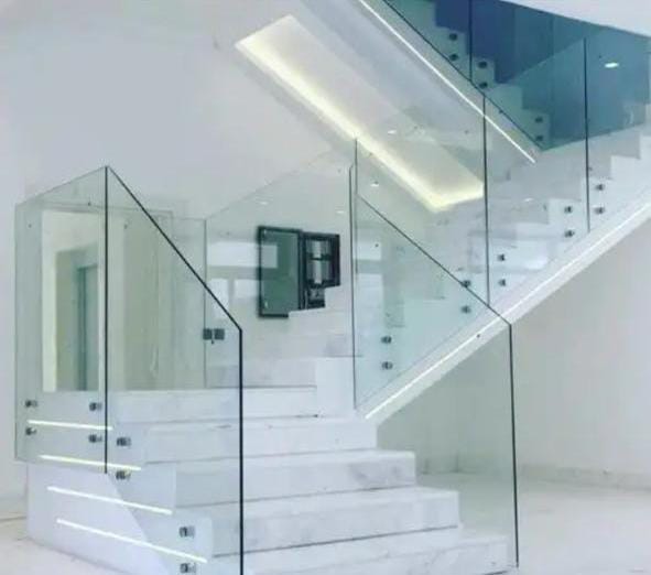 رواد الزجاج بالرياض